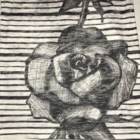 Hip Happening in the Present tank top - Picture 3 of 5